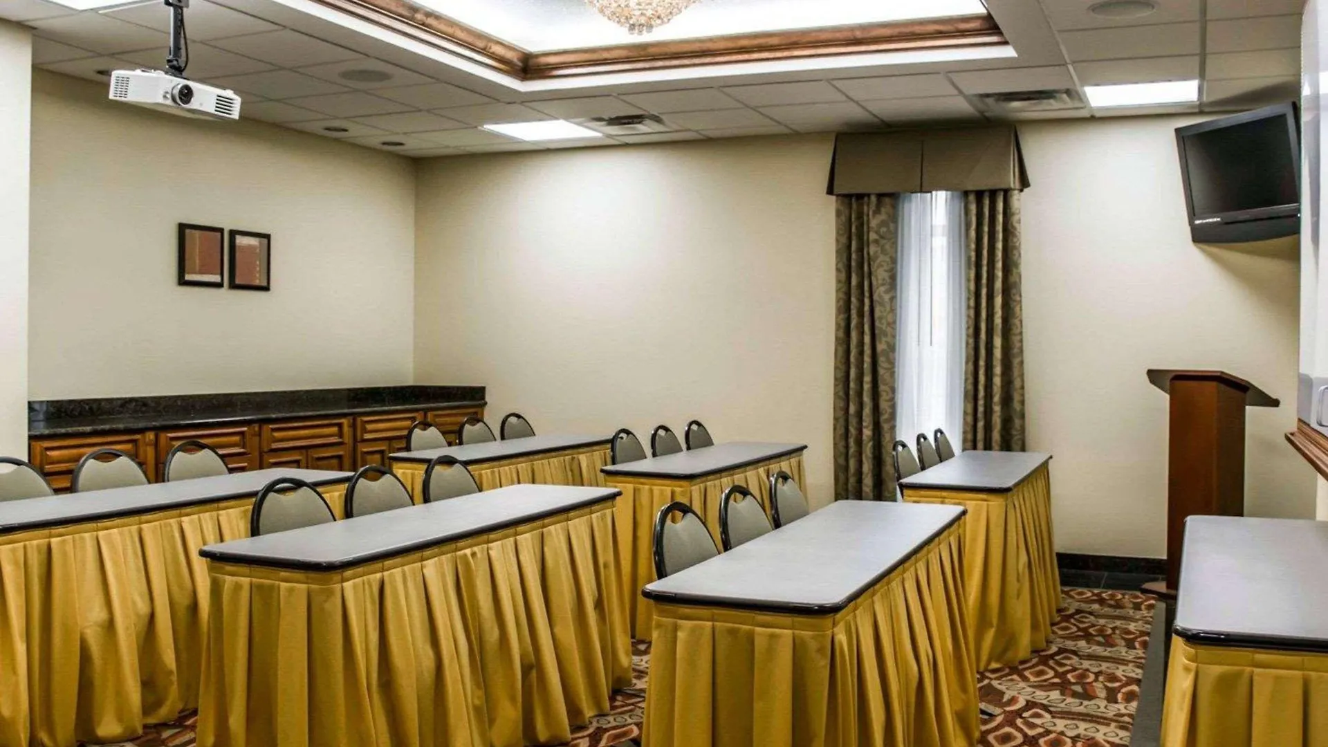 Quality Inn Airport - Cruise Port Tampa