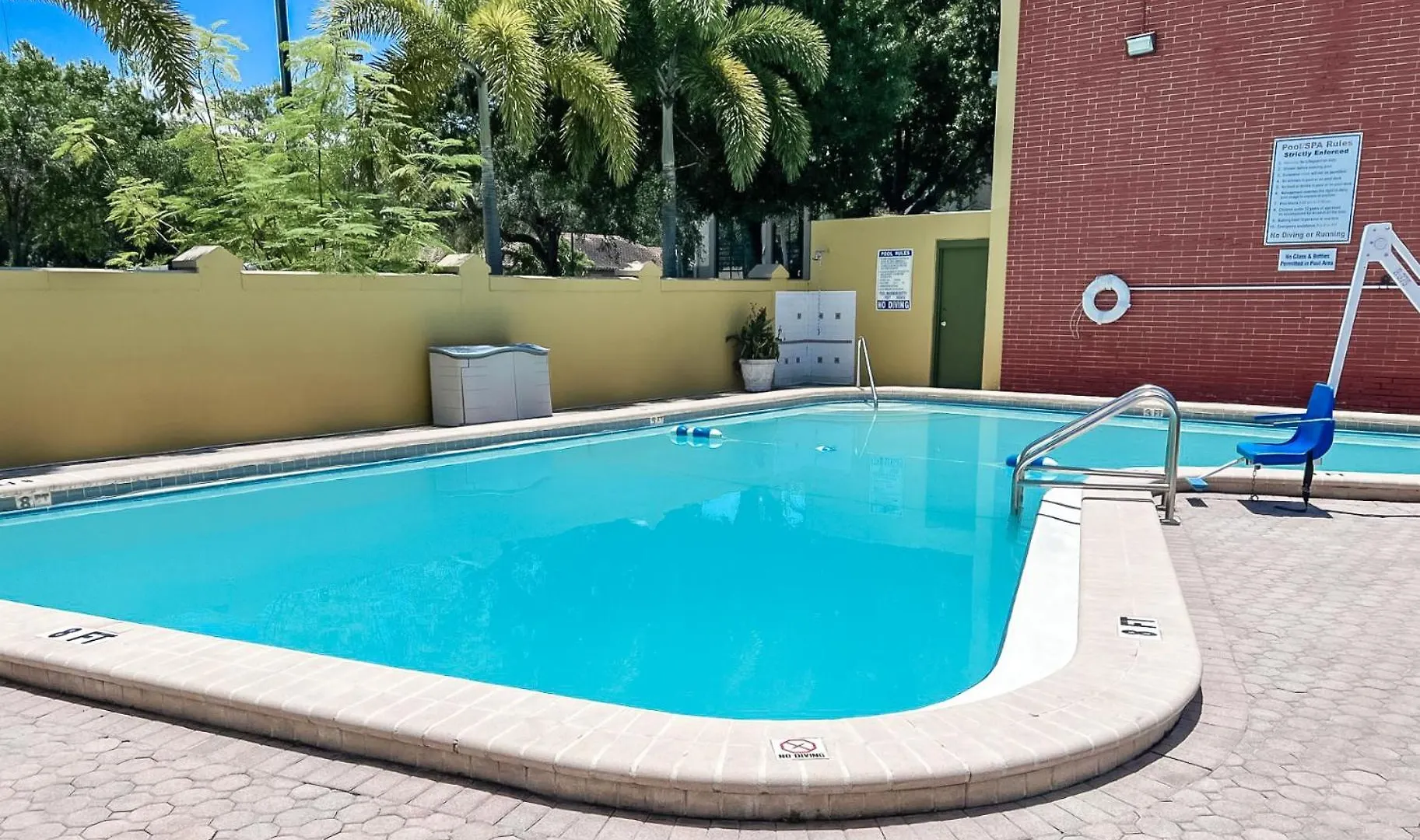 Quality Inn Airport - Cruise Port Tampa 2*,